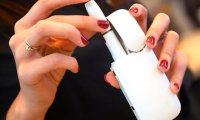 Правительство хочет приравнять электронные сигареты к обычным