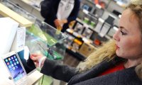 Apple и Samsung вновь поднимают цены