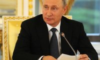 Путин отказался от поездки во Францию