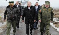 Путин приказал завершить военные учения в Западном округе