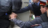 Пьяная семья подралась с полицией в Благовещенске‍