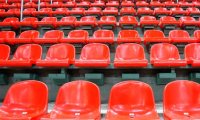 Пять матчей «Зенита» пройдут при пустых трибунах из-за поведения болельщиков 