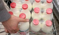 Ритейлеры допускают перебои с поставками молочки