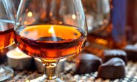 Роскачество признало не соблюдение ГОСТа производителями коньяка