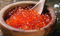 Роскачество забраковало половину красной икры