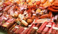 Роспотребнадзор запретил ввоз колбасы из Европы