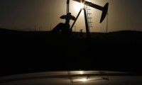 Российская нефть Urals подешевела в августе в 2,2 раза