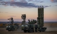Российская ПВО отразила массированный удар дронов и HIMARS