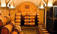 Российские ученые раскрыли секрет хранения вина в вишневых бочках