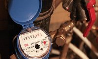 Россияне, не установившие счетчики, будут переплачивать за коммуналку