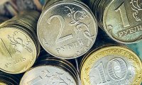 Рубль продолжает укрепляться на фоне дорожающей нефти