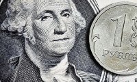 Рубль вновь падает из-за нефти