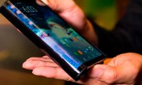 Samsung представила гибкий смартфон