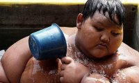 Самый толстый в мире мальчик похудел к учебному году