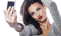 Селфи с «утиным лицом» чаще всего делают невротики