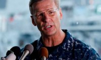Командующего ВМС США уволили из-за инцидента с эсминцем