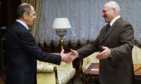 СМИ о визите Лаврова в Минск: Лукашенко скоро будет плевать в лицо посланникам из Кремля