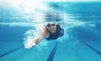 Стало известно, что является причиной покраснения глаз после плавания в бассейне