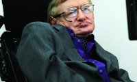 Стивен Хокинг рассказал, что в черных дырах есть «мягкие волосы»