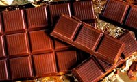 Стоимость шоколада на оптовом рынке РФ упала на 30%