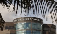 Студии и Гильдия сценаристов США ведут переговоры о том, когда они проведут новые переговоры