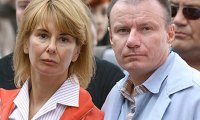 Супруга Владимира Потанина предпочла деньги миру