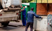 Тарифы на вывоз мусора для россиян увеличат на 12%