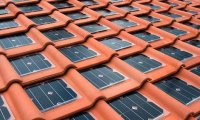 Tesla создала черепицу, запасающую солнечную энергию