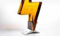 Tesla запустила в продажу текилу за 250 долларов – ее раскупили в считанные часы