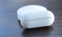 Трамп заявил, что принимает гидроксихлорохин, несмотря на предупреждения FDA