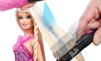 У девочек нужно забрать кукол Барби, заменив их конструктором