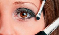 Ученые перечислили маленькие хитрости макияжа