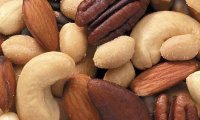 Ученые рассказали о полезных свойствах орехов