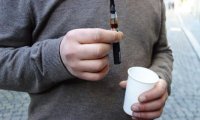 Ученые: электронные сигареты безопаснее обычных‍