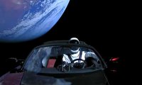 Ученые: запущенная в космос Tesla может упасть на Землю
