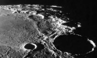 Уфологи обнаружили на Луне базу инопланетян‍
