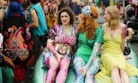 В американском параде русалок поучаствовало более трех тысяч человек