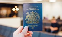 В Британии возобновят выпуск синих паспортов как символическое возвращение к старому дизайну