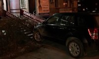 В Челябинске автоледи перепутала педали и протаранила ломбард