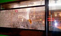 В Екатеринбурге неизвестные напали на автобус и разбили стекла‍