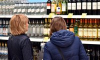 В Госдуме предложили убрать алкоголь с витрин магазинов