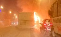 В Кемерове сняли на видео горящий автобус с пассажирами