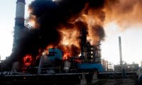 В Коми потушили горевшую месяц нефтяную скважину