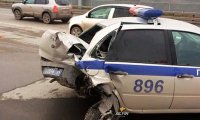 В Новосибирске машина ДПС была раздавлена маршруткой с пассажирами