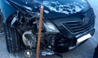 В Новосибирске водитель Toyota дважды за полчаса попал в курьезные ДТП