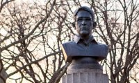 В Нью-Йорке несколько часов простоял памятник Эдварду Сноудену