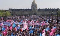 В Париже протестуют против суррогатного материнства для однополых браков
