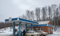 В Петербурге с 9 марта вводится запрет на продажу бензина несовершеннолетним