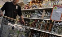 В правительстве РФ решили не повышать цены на водку