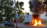 В Приамурье у дорожных работников внезапно загорелась машина